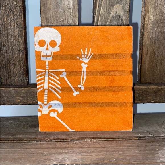 Halloween tiered tray mini book stack trio - Picture 3 of 3